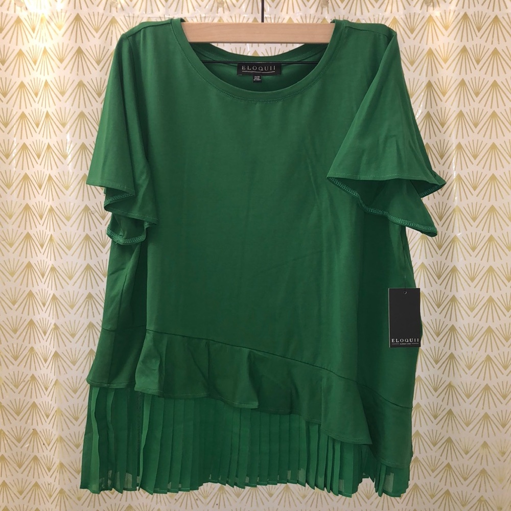 Bright Green Eloquii pleated edge, fan sleeve top size 14/16